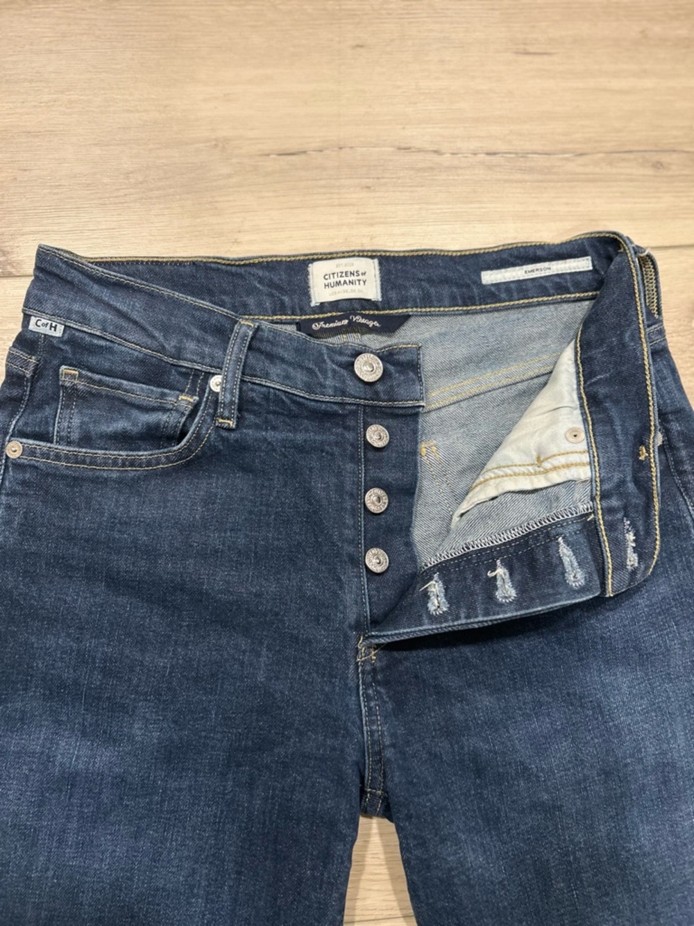Citizens Of Humanity Women’s Dark Wash Emerson Relaxed Boyfriend Jean size 24 - Picture 7 of 9